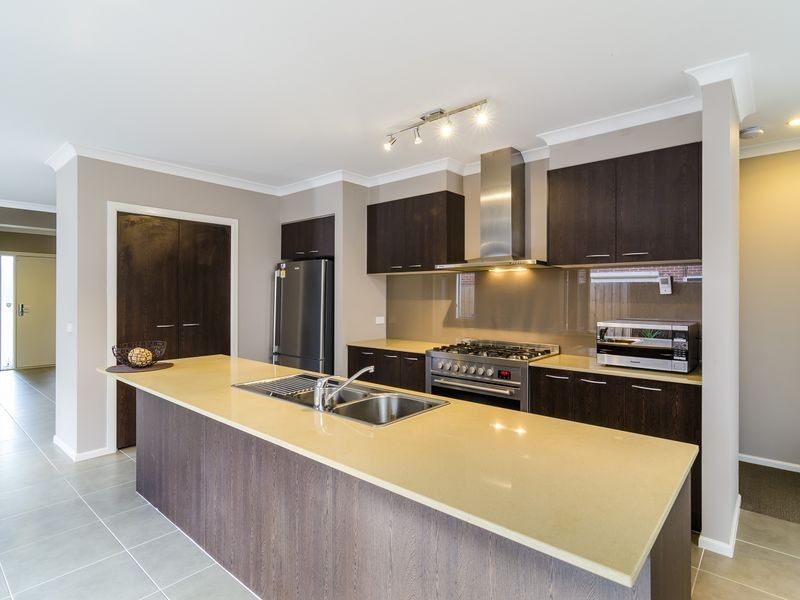 11 Lomandra Street, Point Cook VIC 3030
