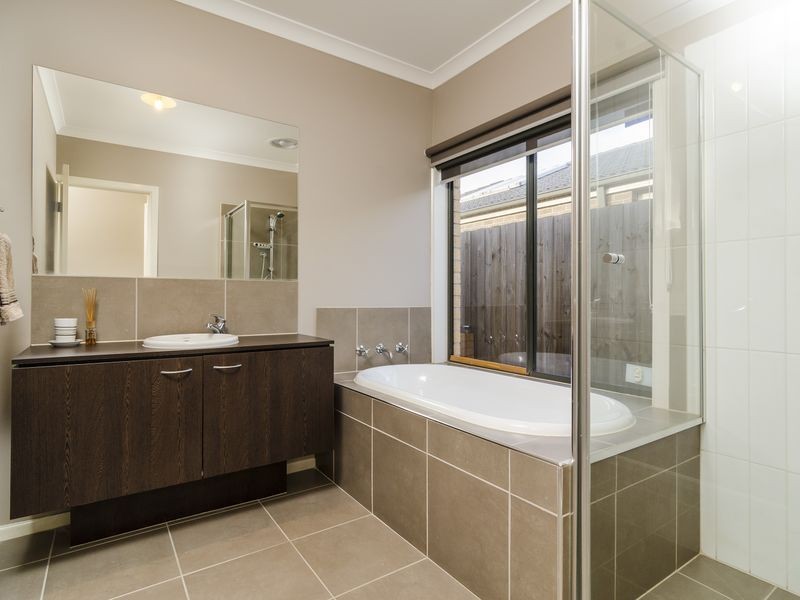 11 Lomandra Street, Point Cook VIC 3030