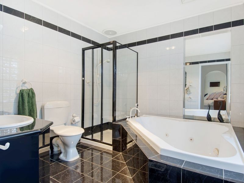 4 Earls Court, Mulgrave VIC 3170