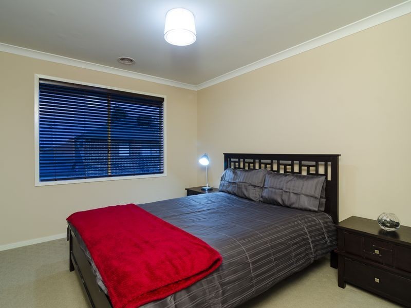 6 Lemongrass Circuit, Point Cook VIC 3030