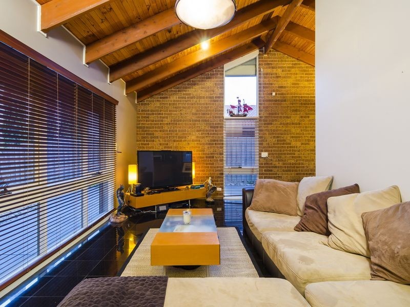 10 South Avenue, Altona Meadows VIC 3028