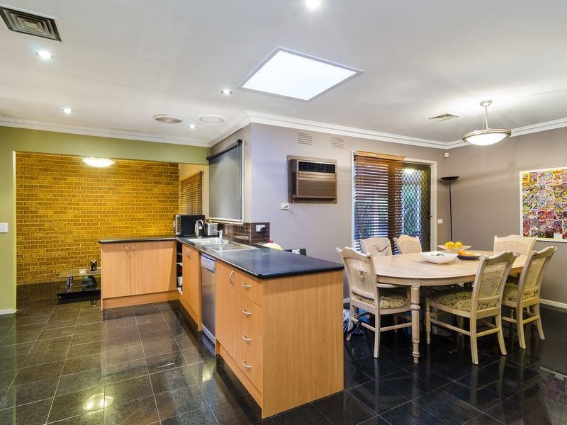 10 South Avenue, Altona Meadows VIC 3028