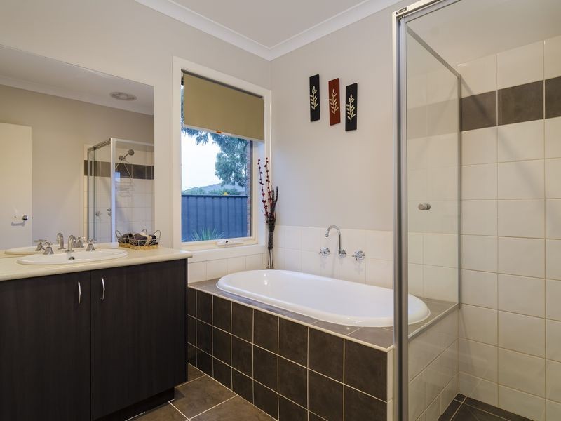 No. 2 Villiers Drive, Point Cook VIC 3030