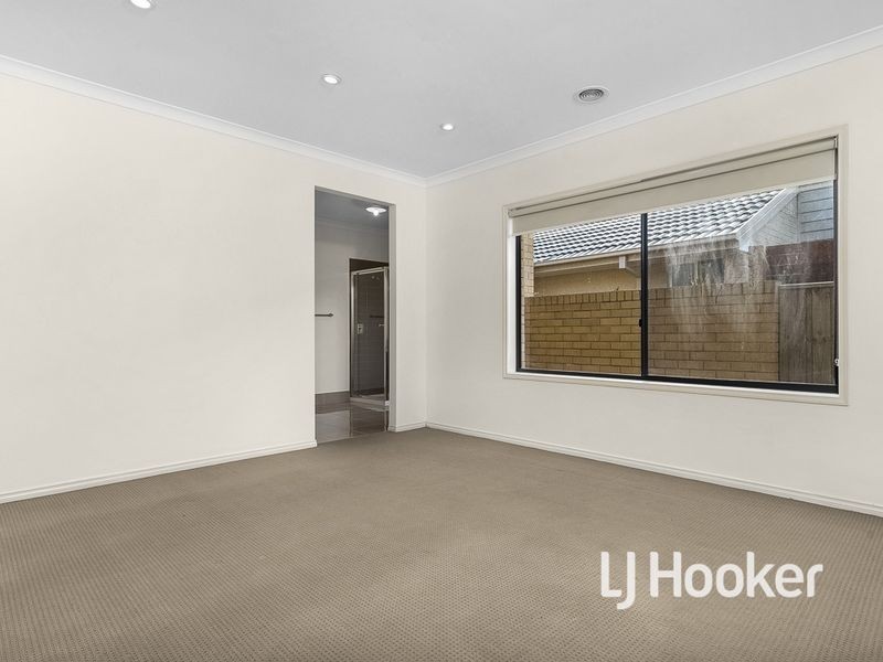 160 Sanctuary Lakes South Boulevard, Sanctuary Lakes VIC 3030