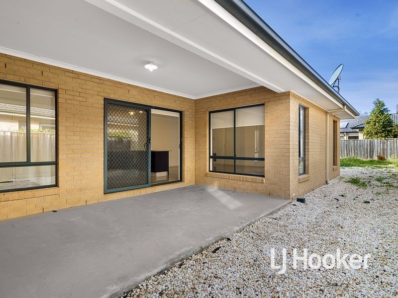 160 Sanctuary Lakes South Boulevard, Sanctuary Lakes VIC 3030