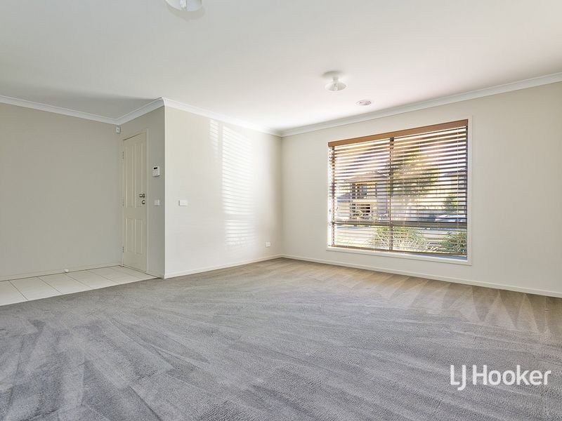 166 Sanctuary Lakes South Boulevard, Sanctuary Lakes VIC 3030