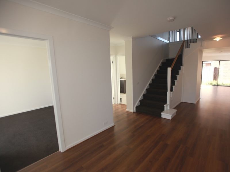 16 Manna Way, Point Cook VIC 3030