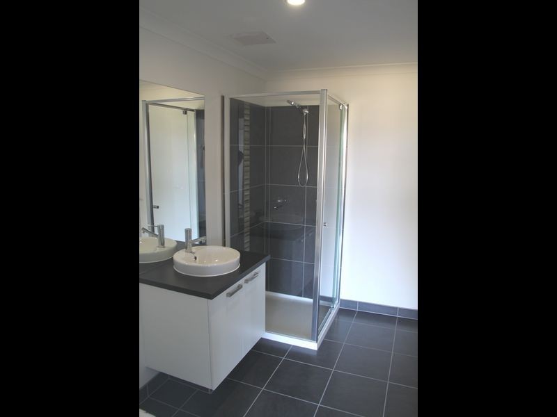 12 Valiant Walk, Williams Landing VIC 3027