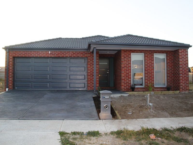 18 Bottletree Road, Point Cook VIC 3030