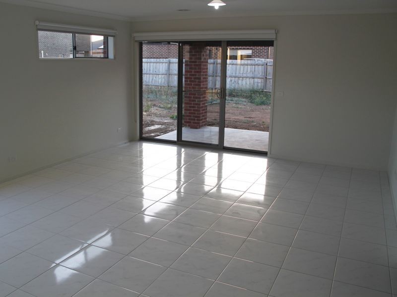 18 Bottletree Road, Point Cook VIC 3030