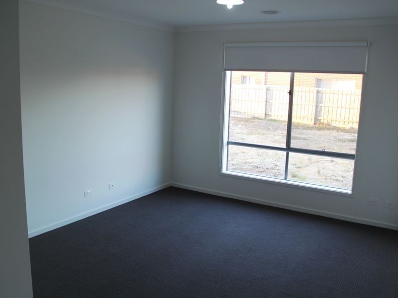 18 Bottletree Road, Point Cook VIC 3030