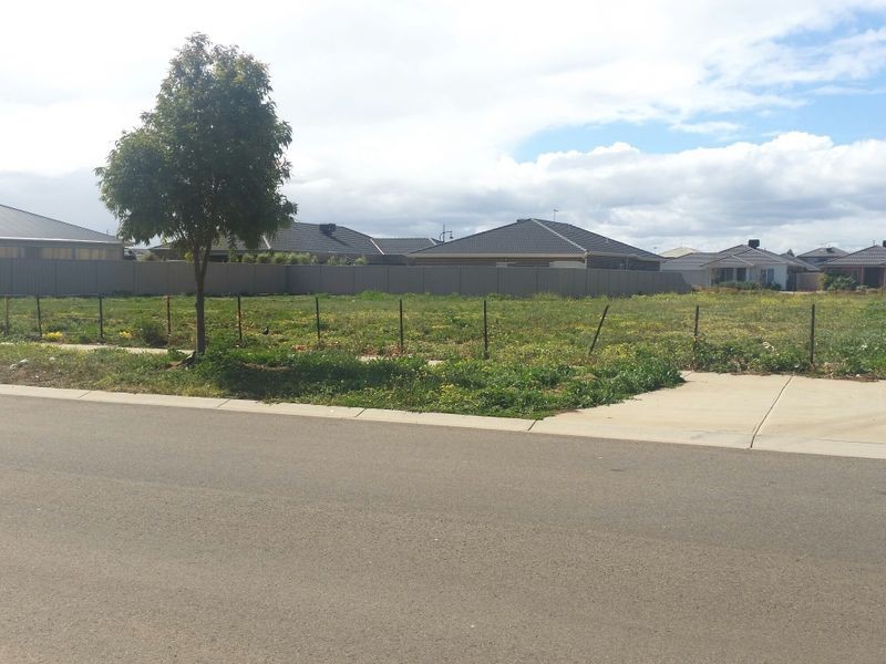 6 Perlette Drive, Point Cook VIC 3030