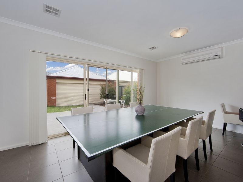 4 Atlas Walk, Point Cook VIC 3030