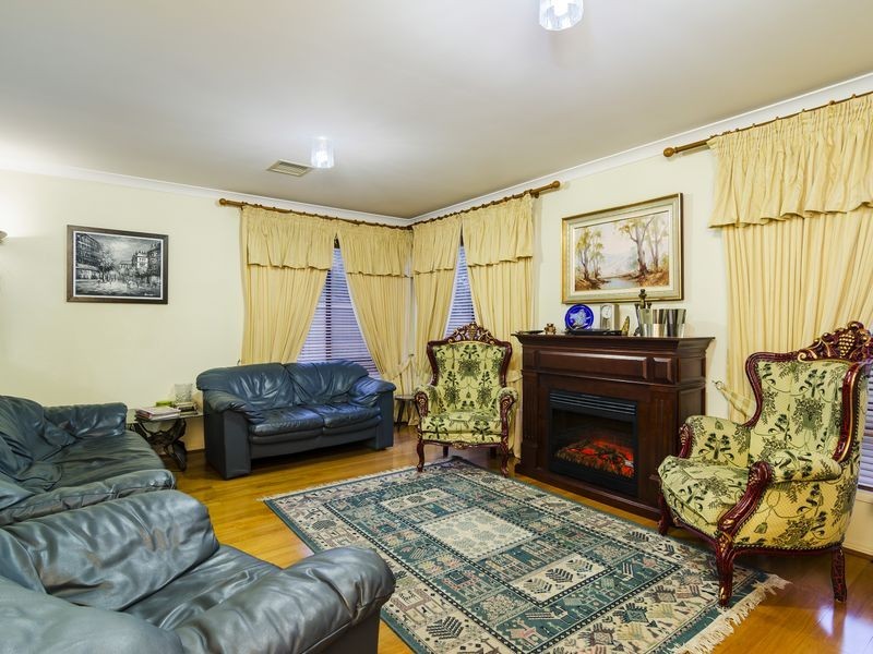 20 Sumner Crescent, Point Cook VIC 3030