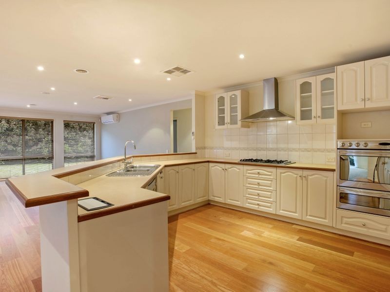 5 Positano Way, Point Cook VIC 3030