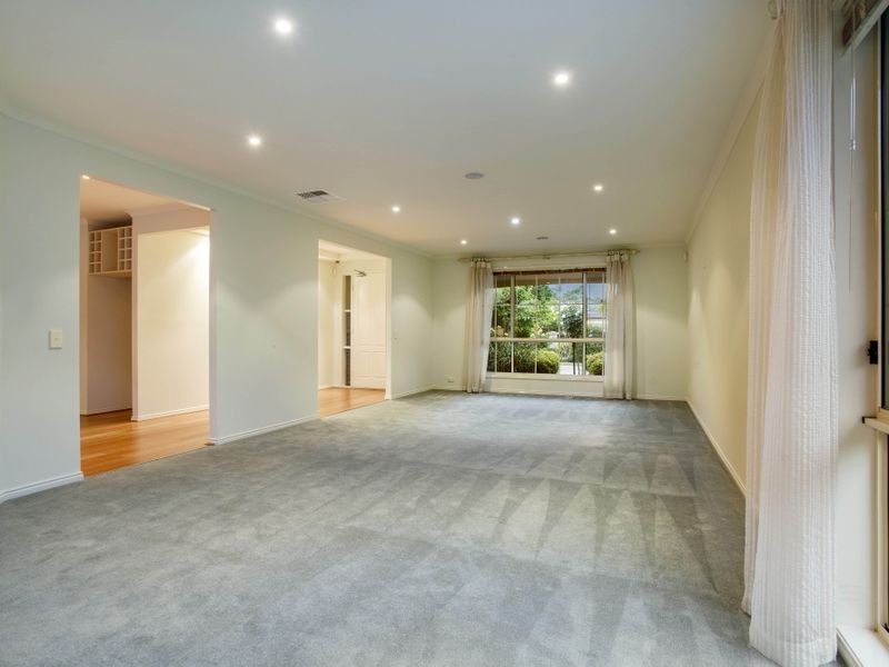 5 Positano Way, Point Cook VIC 3030