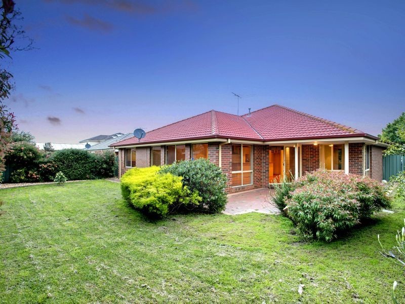 5 Positano Way, Point Cook VIC 3030