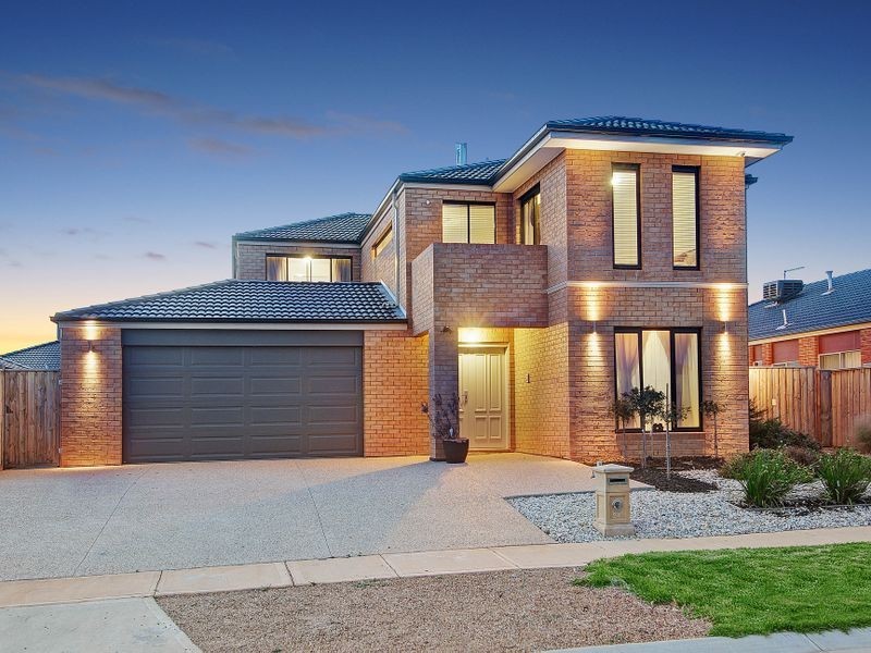 24 Dunlin Crescent, Williams Landing VIC 3027