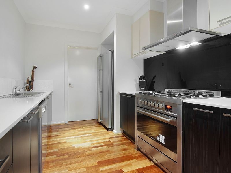 24 Dunlin Crescent, Williams Landing VIC 3027