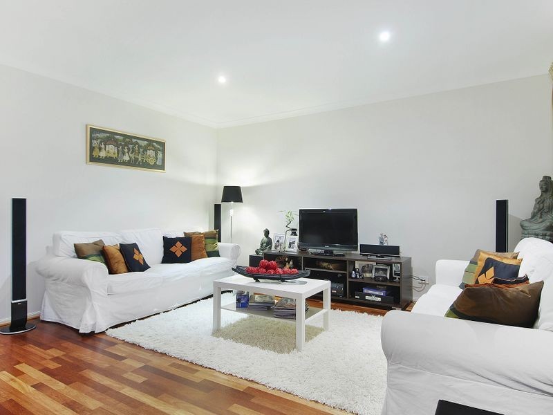 24 Dunlin Crescent, Williams Landing VIC 3027