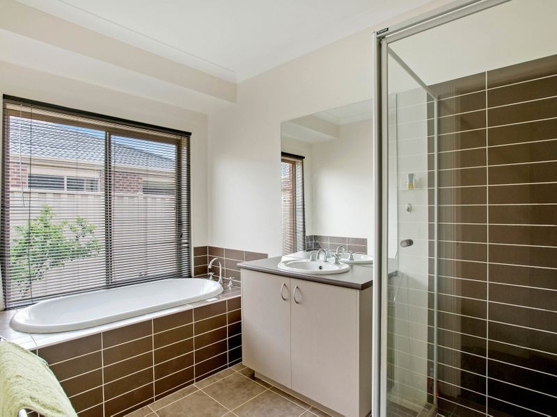 3 Baltimore Drive, Point Cook VIC 3030