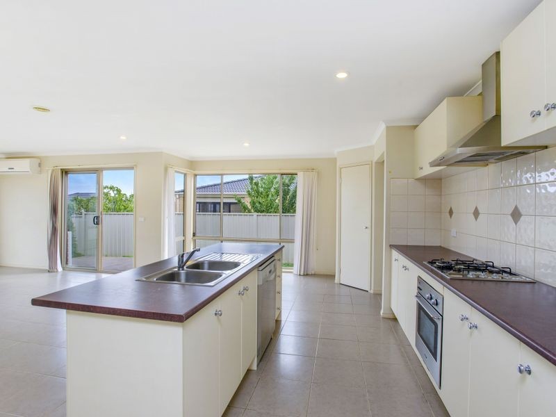 4 Motril Court, Point Cook VIC 3030