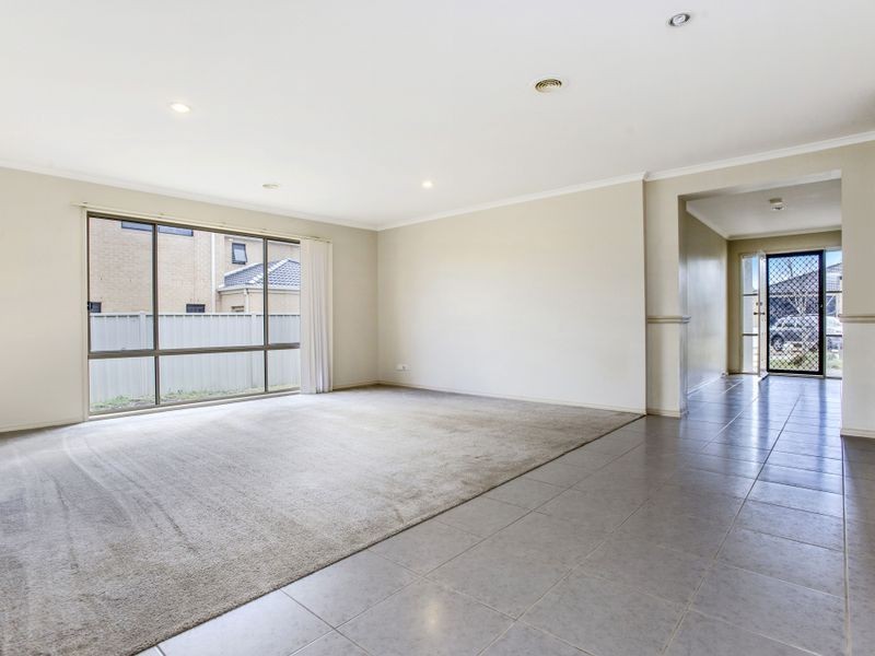 4 Motril Court, Point Cook VIC 3030