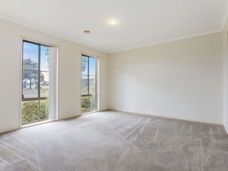 4 Motril Court, Point Cook VIC 3030