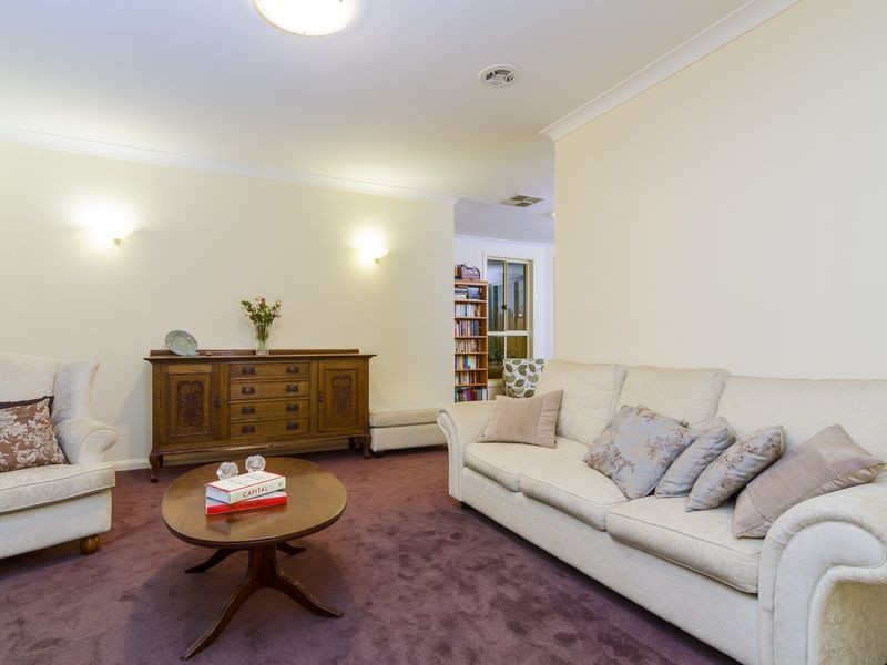 74 Glastonbury Circuit, Point Cook VIC 3030