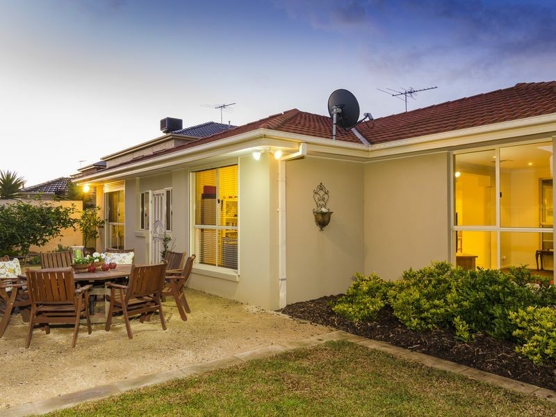74 Glastonbury Circuit, Point Cook VIC 3030