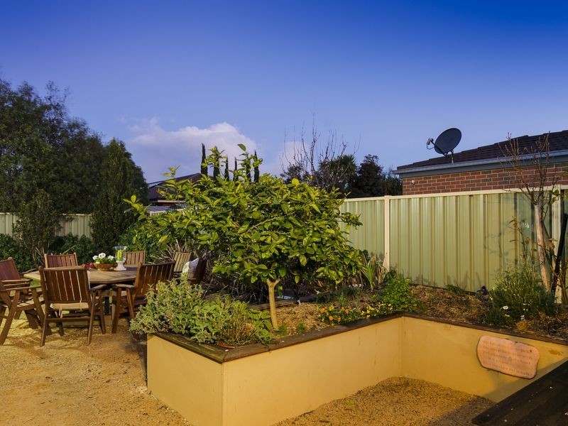 74 Glastonbury Circuit, Point Cook VIC 3030