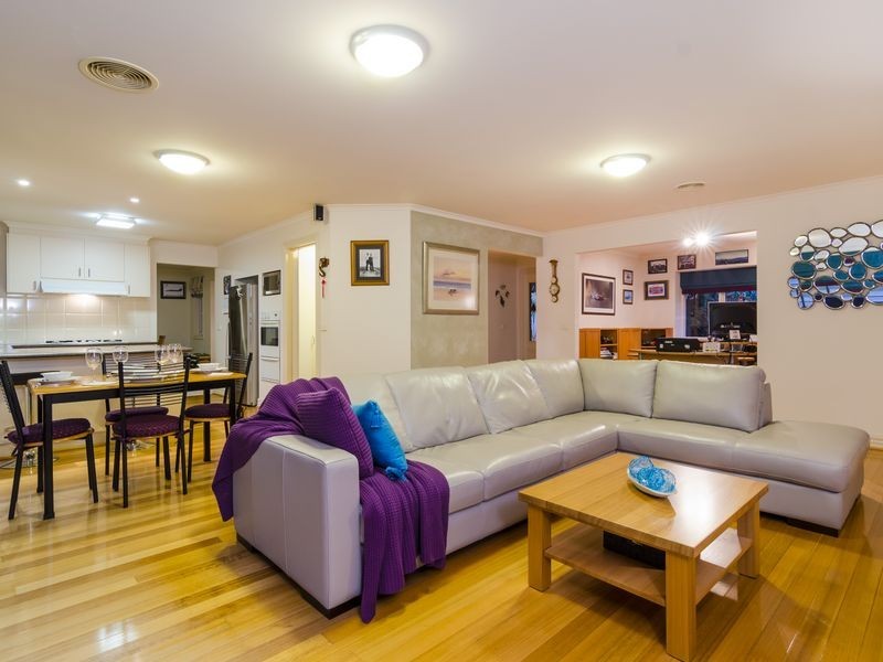 42 Truganina Avenue, Seabrook VIC 3028