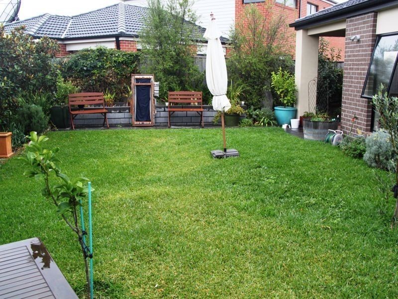 5 Black Court, Williams Landing VIC 3027