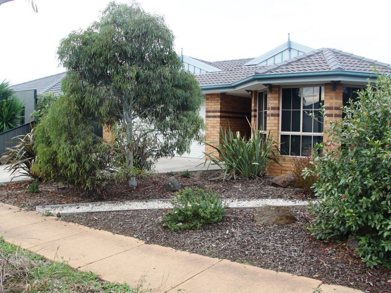 17 Whitlam Green, Point Cook VIC 3030