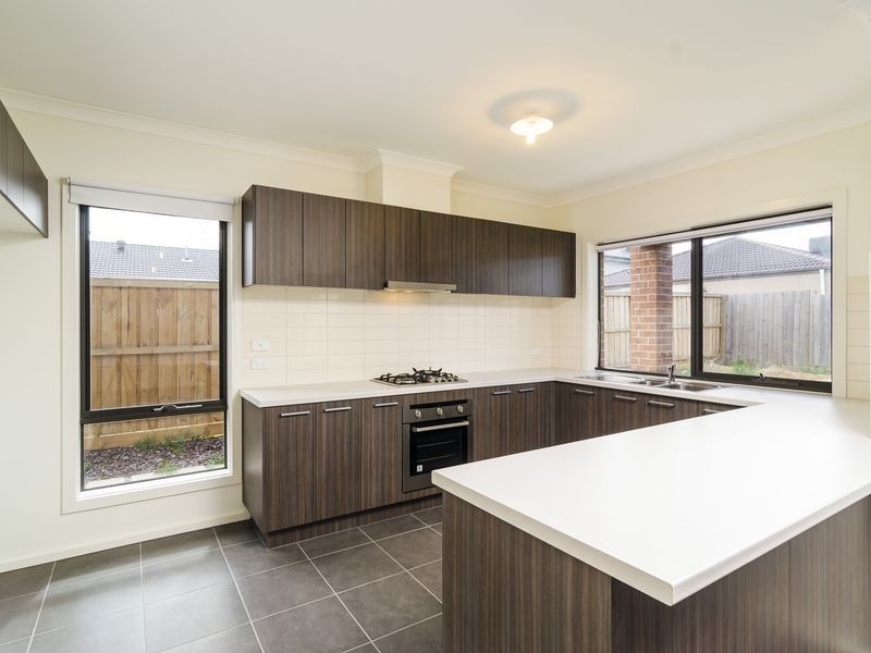 35 Heatherbell Avenue, Point Cook VIC 3030