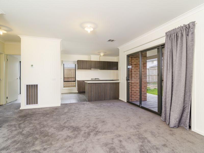 35 Heatherbell Avenue, Point Cook VIC 3030