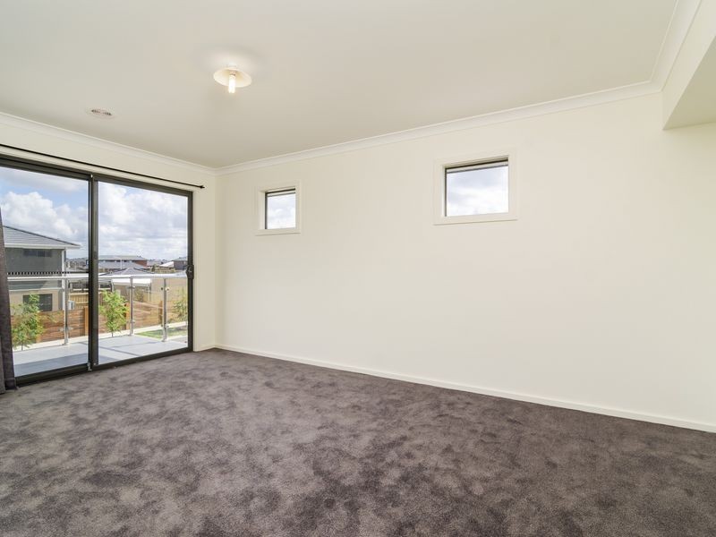 35 Heatherbell Avenue, Point Cook VIC 3030