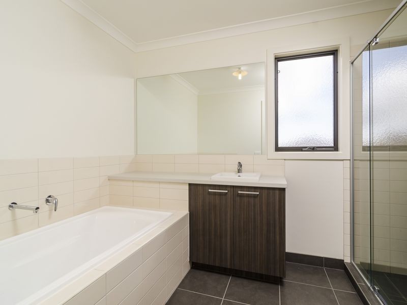 35 Heatherbell Avenue, Point Cook VIC 3030