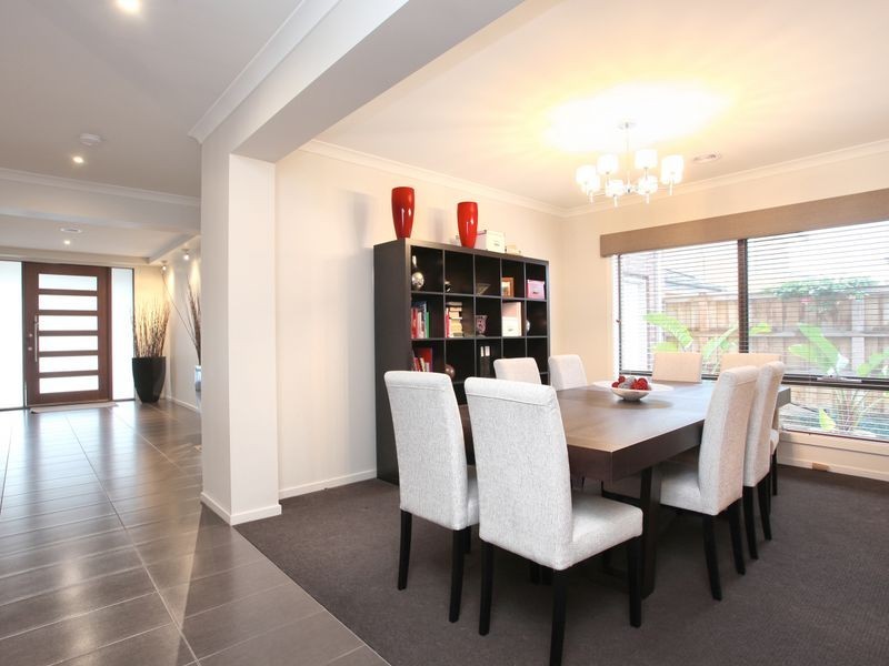 10 Kingsford Drive, Point Cook VIC 3030