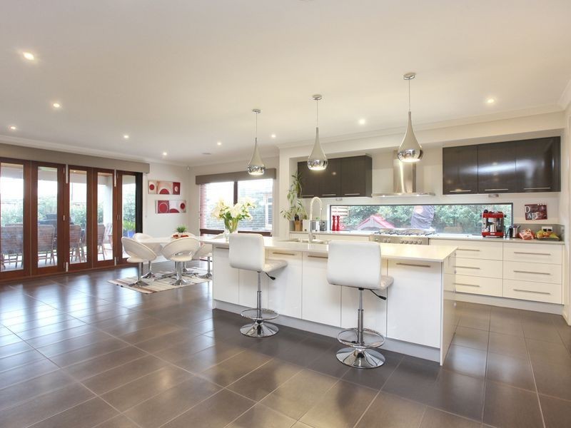 10 Kingsford Drive, Point Cook VIC 3030