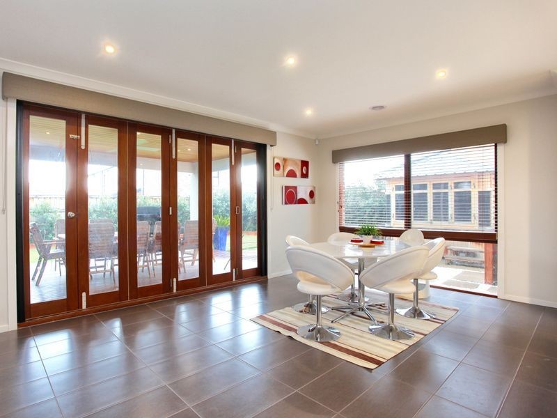 10 Kingsford Drive, Point Cook VIC 3030