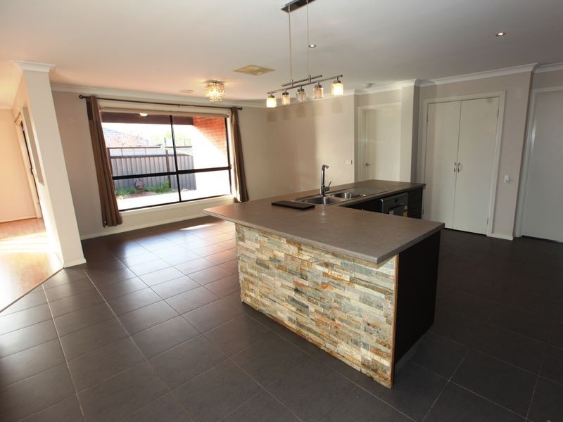6 Spender Avenue, Point Cook VIC 3030