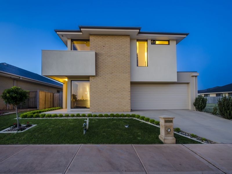 36 Tarcoola Crescent, Sanctuary Lakes VIC 3030