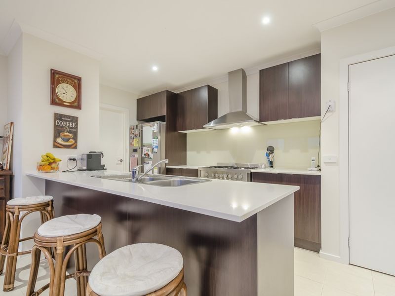 36 Tarcoola Crescent, Sanctuary Lakes VIC 3030