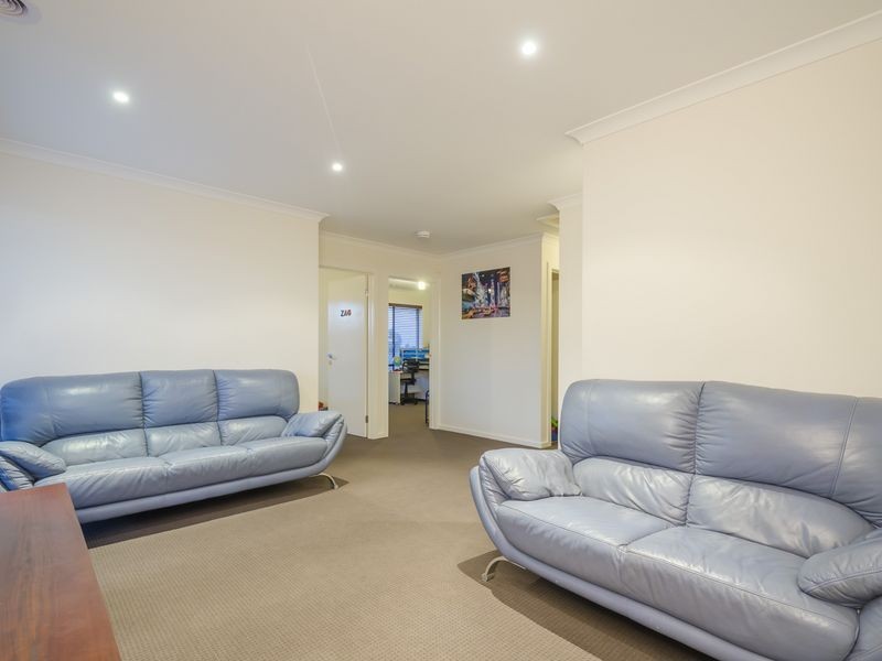 36 Tarcoola Crescent, Sanctuary Lakes VIC 3030