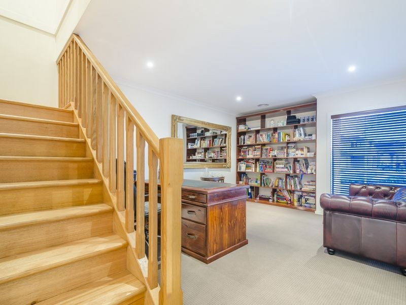 36 Tarcoola Crescent, Sanctuary Lakes VIC 3030