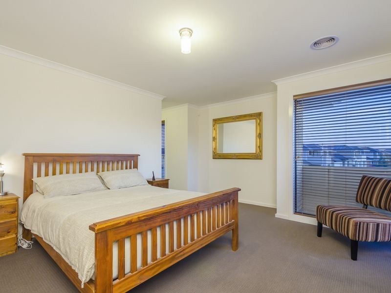 36 Tarcoola Crescent, Sanctuary Lakes VIC 3030