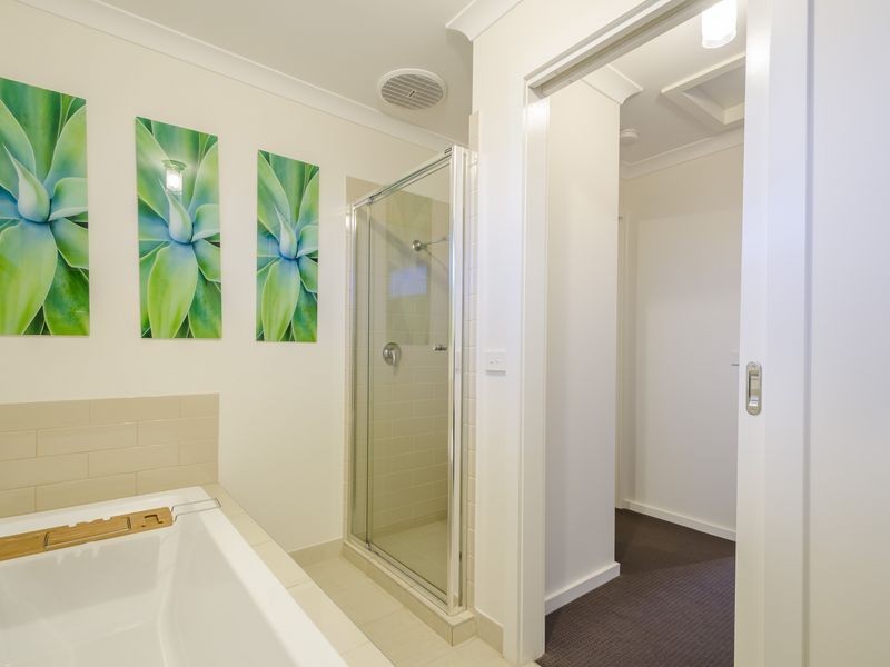 36 Tarcoola Crescent, Sanctuary Lakes VIC 3030