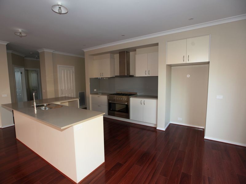 14 Manna Way, Point Cook VIC 3030