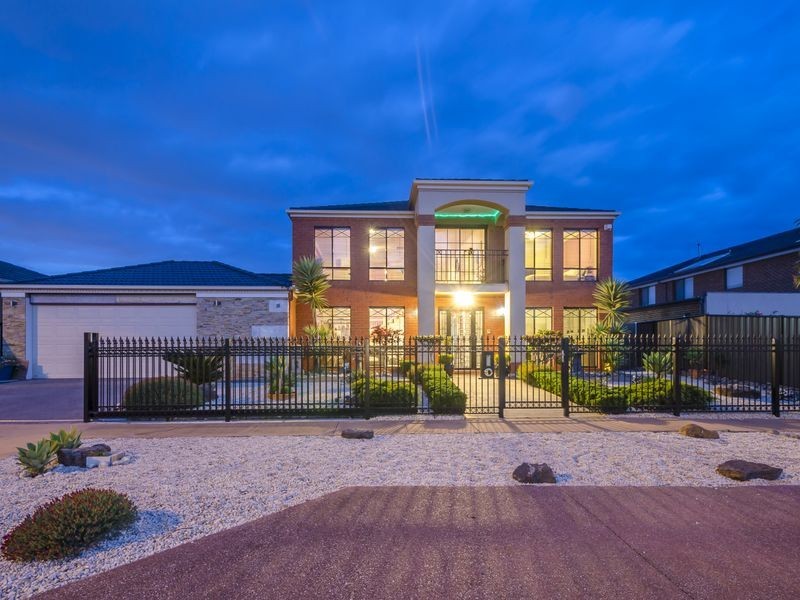 15 Innisfail Drive, Point Cook VIC 3030